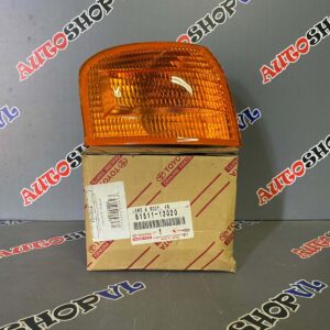 Габарит передний правый TOYOTA 81511-13020 / 8151113020