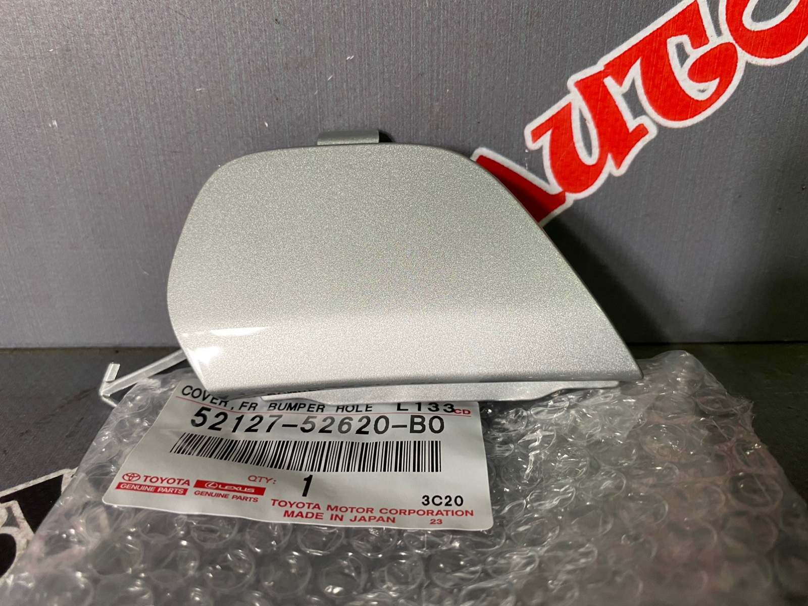 Заглушка переднего бампера TOYOTA 52127-52620-B0 / 5212752620B0