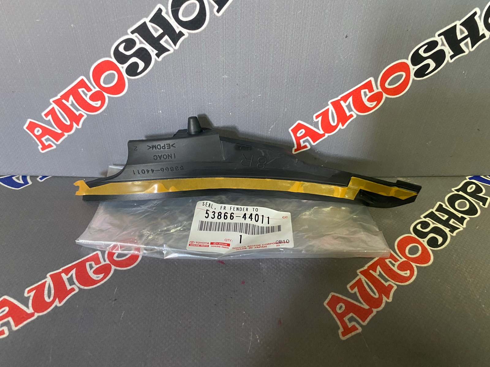 Уголок решетки, жабо под дворники правый TOYOTA 53866-44011 / 5386644011 — изображение 2
