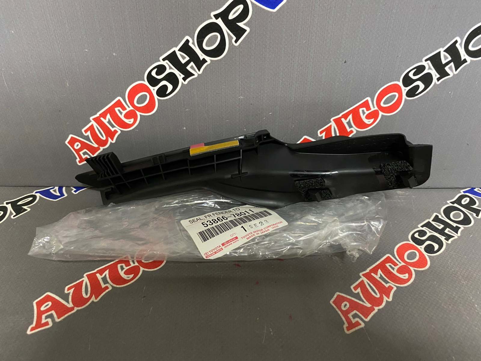 Уголок решетки, жабо под дворники правый TOYOTA 53866-78011 / 5386678011 — изображение 2