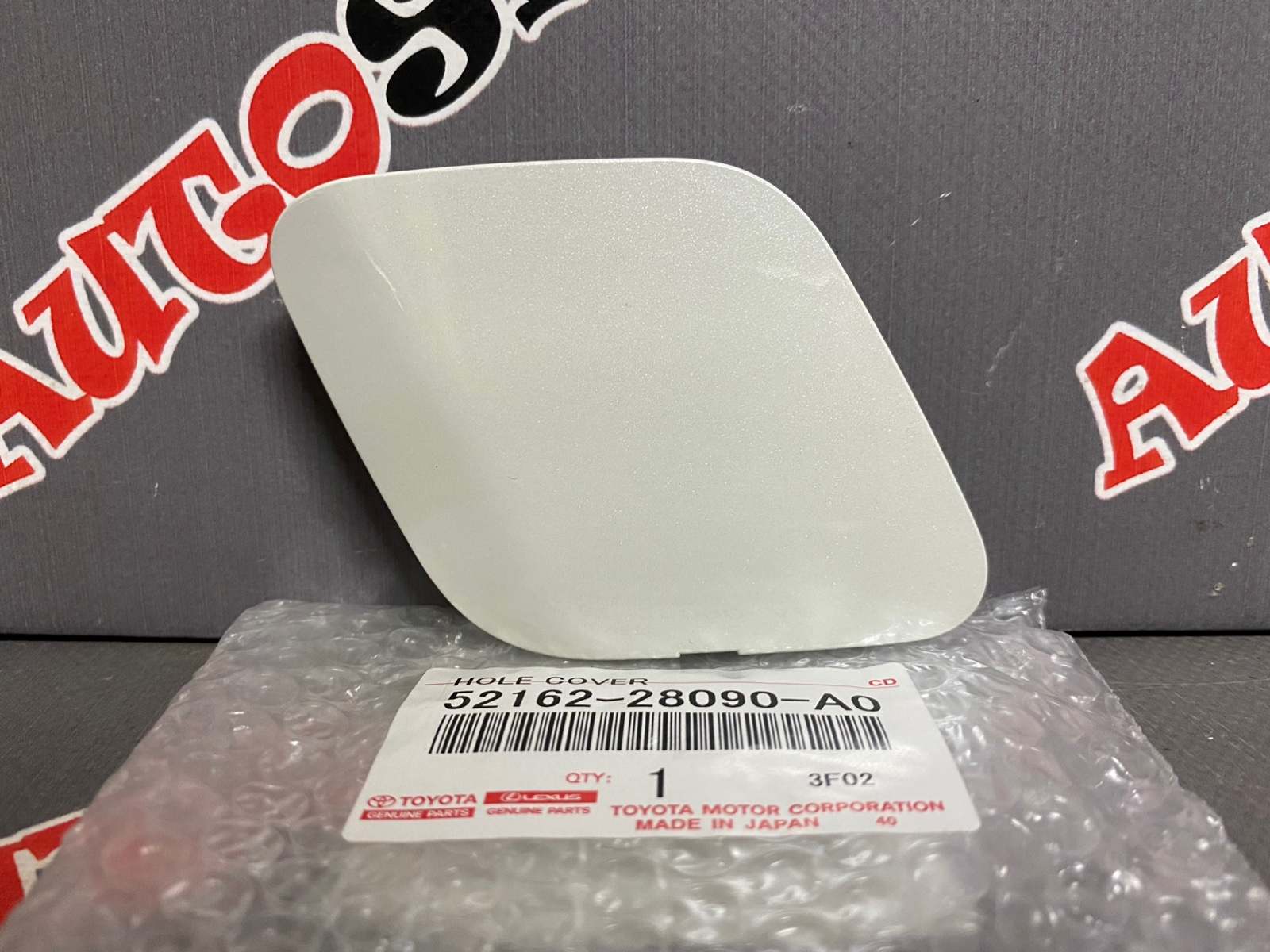 Заглушка заднего бампера TOYOTA 52162-28090-A0 / 5216228090A0