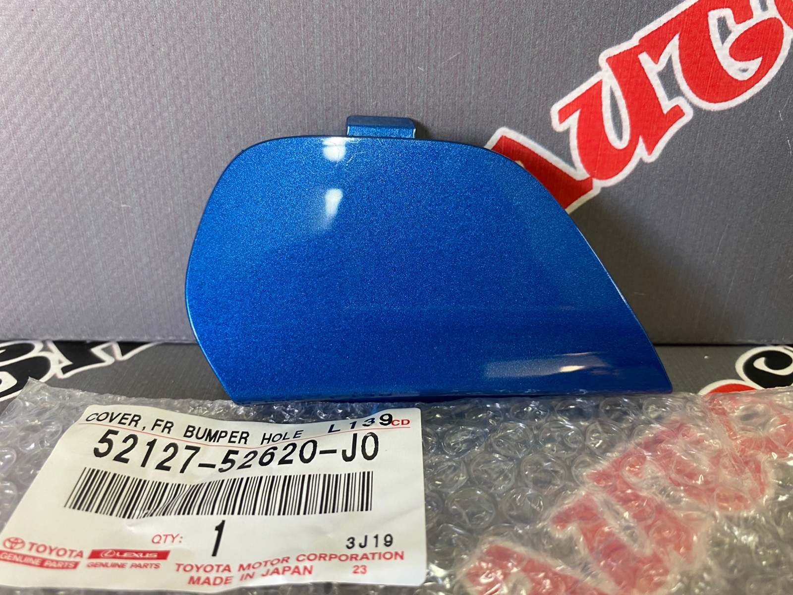 Заглушка переднего бампера TOYOTA 52127-52620-J0 / 5212752620J0