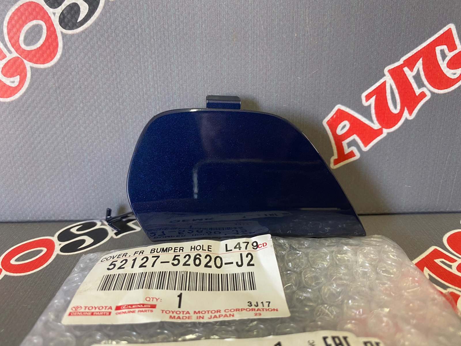 Заглушка переднего бампера TOYOTA 52127-52620-J2 / 5212752620J2