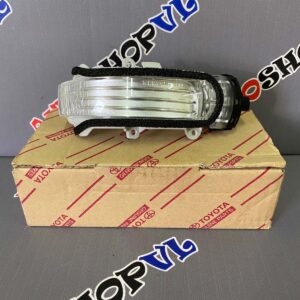 Повторитель поворота в зеркало правый TOYOTA 81730-12230 / 8173012230