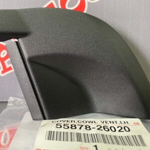 Уголок решетки, жабо под дворники левый TOYOTA 55878-26020 / 5587826020
