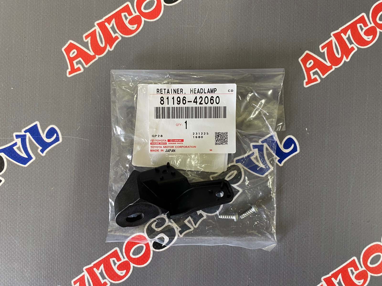 Крепление левой фары TOYOTA 81196-42060 / 8119642060