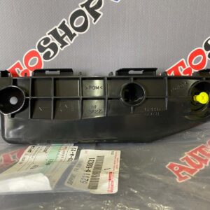 Крепление переднего бампера левое TOYOTA 52116-68031 / 5211668031