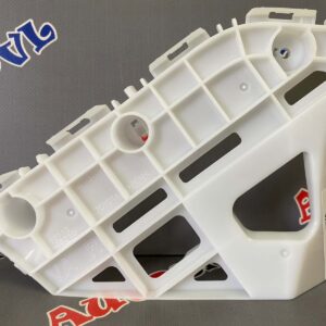 Крепление переднего бампера правое TOYOTA 52115-28210 / 5211528210