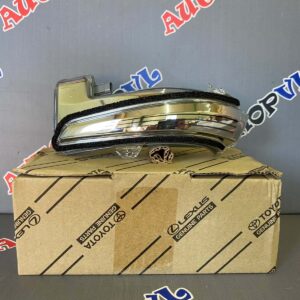 Повторитель поворота в зеркало левый TOYOTA 81740-30162 / 8174030162