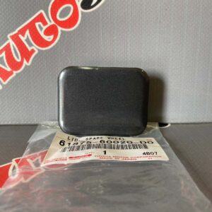 Заглушка заднего бампера TOYOTA 61875-60020-D0 / 6187560020D0