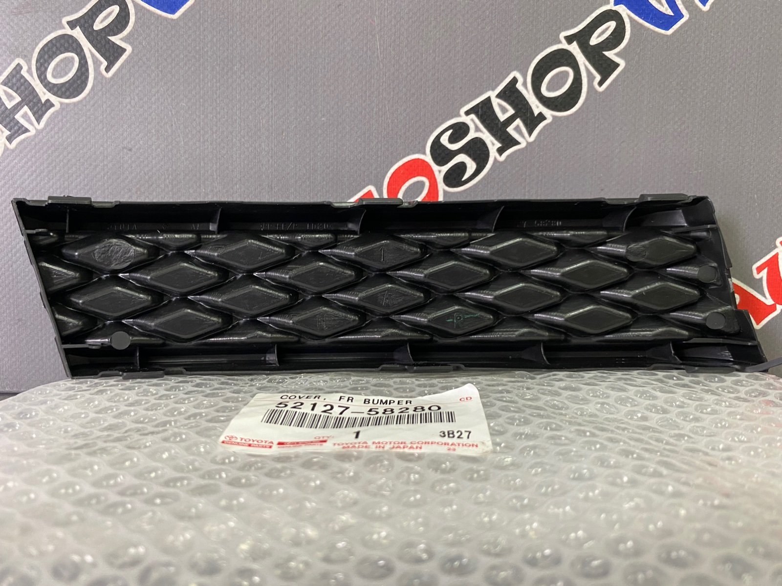 Заглушка переднего бампера правая TOYOTA 52127-58280 / 5212758280 — изображение 2
