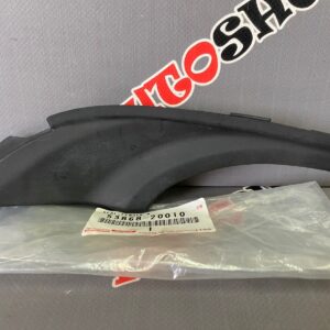 Уголок решетки, жабо под дворники правый TOYOTA 53868-20010 / 5386820010