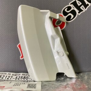 Заглушка переднего бампера TOYOTA 52127-52580-A1 / 5212752580A1