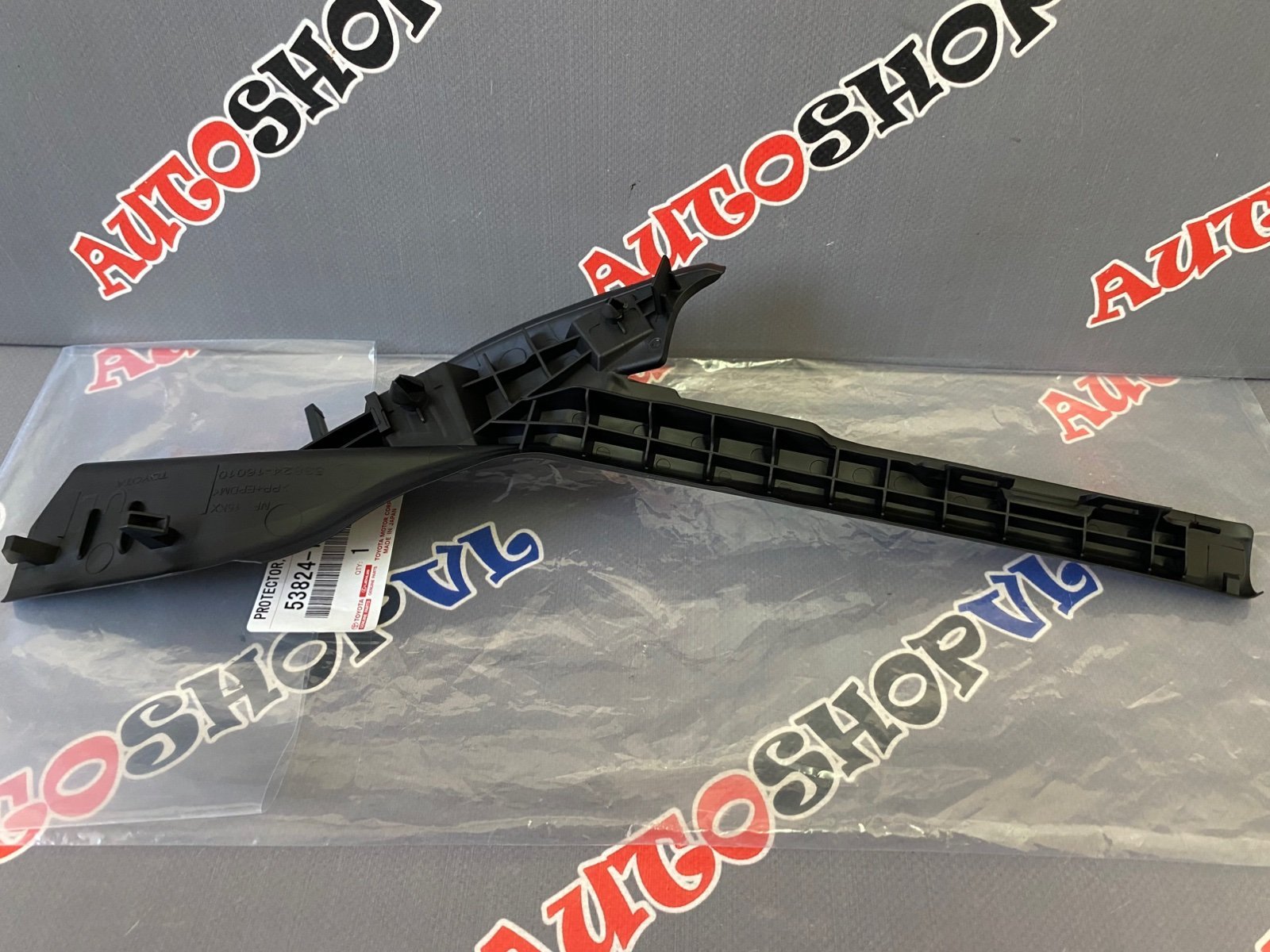 Уголок решетки, жабо под дворники левый TOYOTA 53824-16010 / 5382416010 — изображение 2