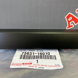 Заглушка рейлинга передняя правая TOYOTA 75631-16010 / 7563116010