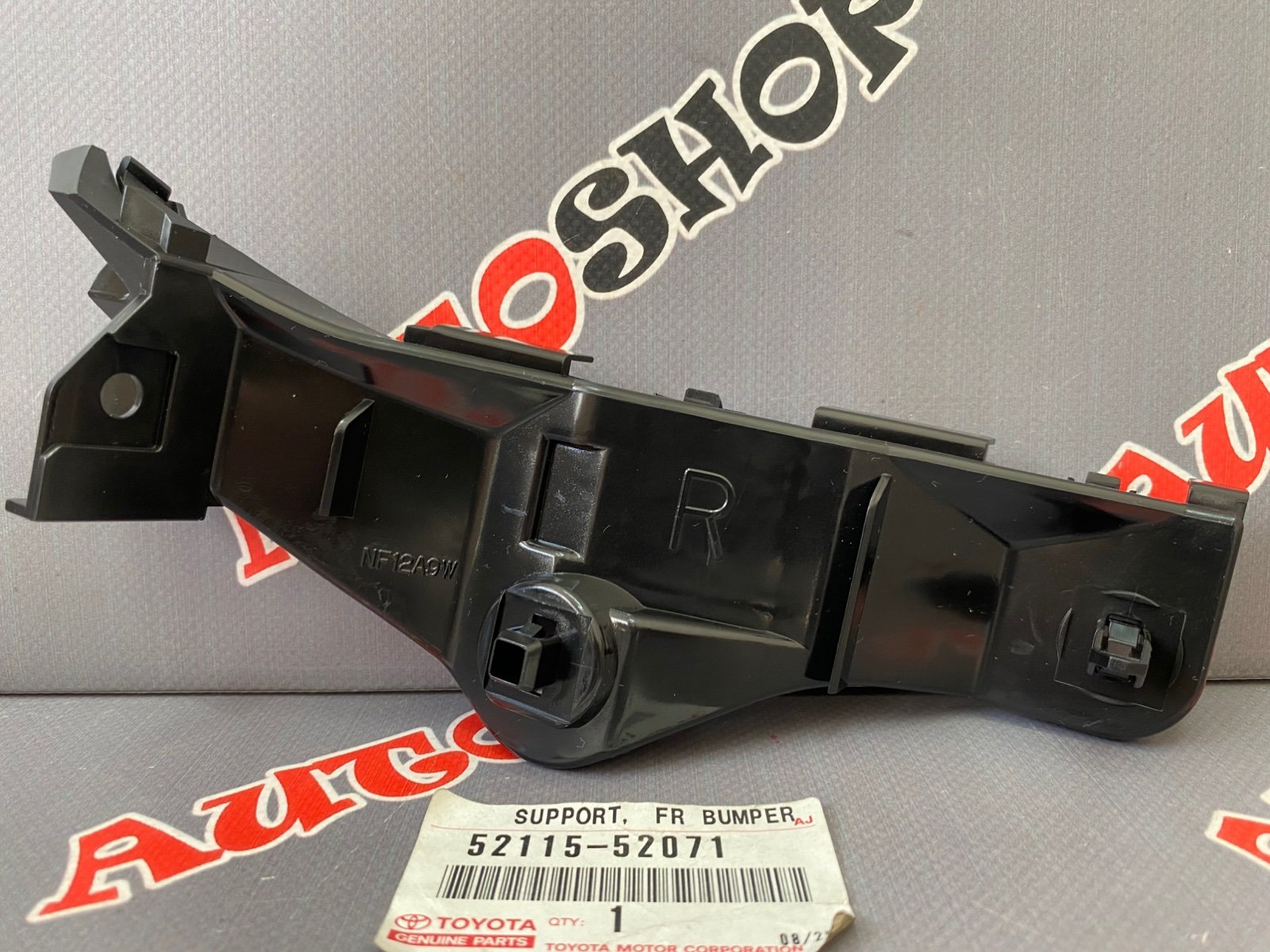 Крепление переднего бампера правое TOYOTA 52115-52071 / 5211552071 — изображение 2