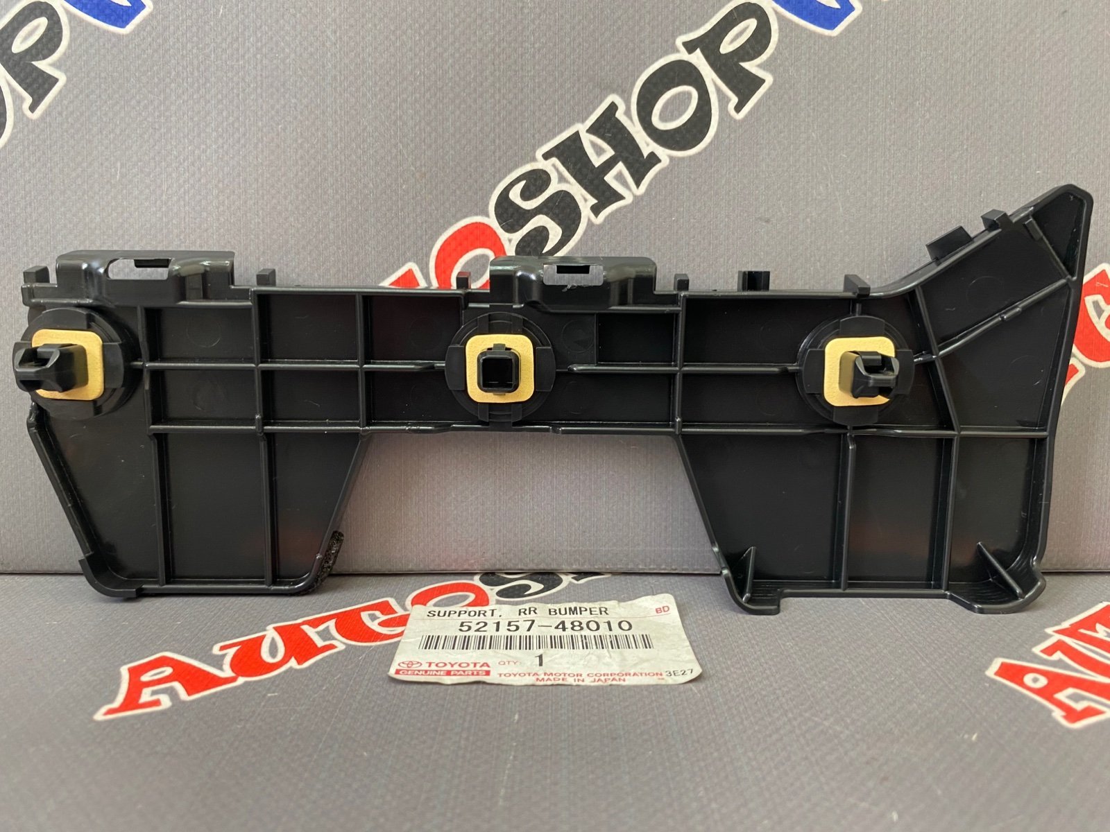 Крепление заднего бампера правое TOYOTA 52157-48010 / 5215748010 — изображение 2