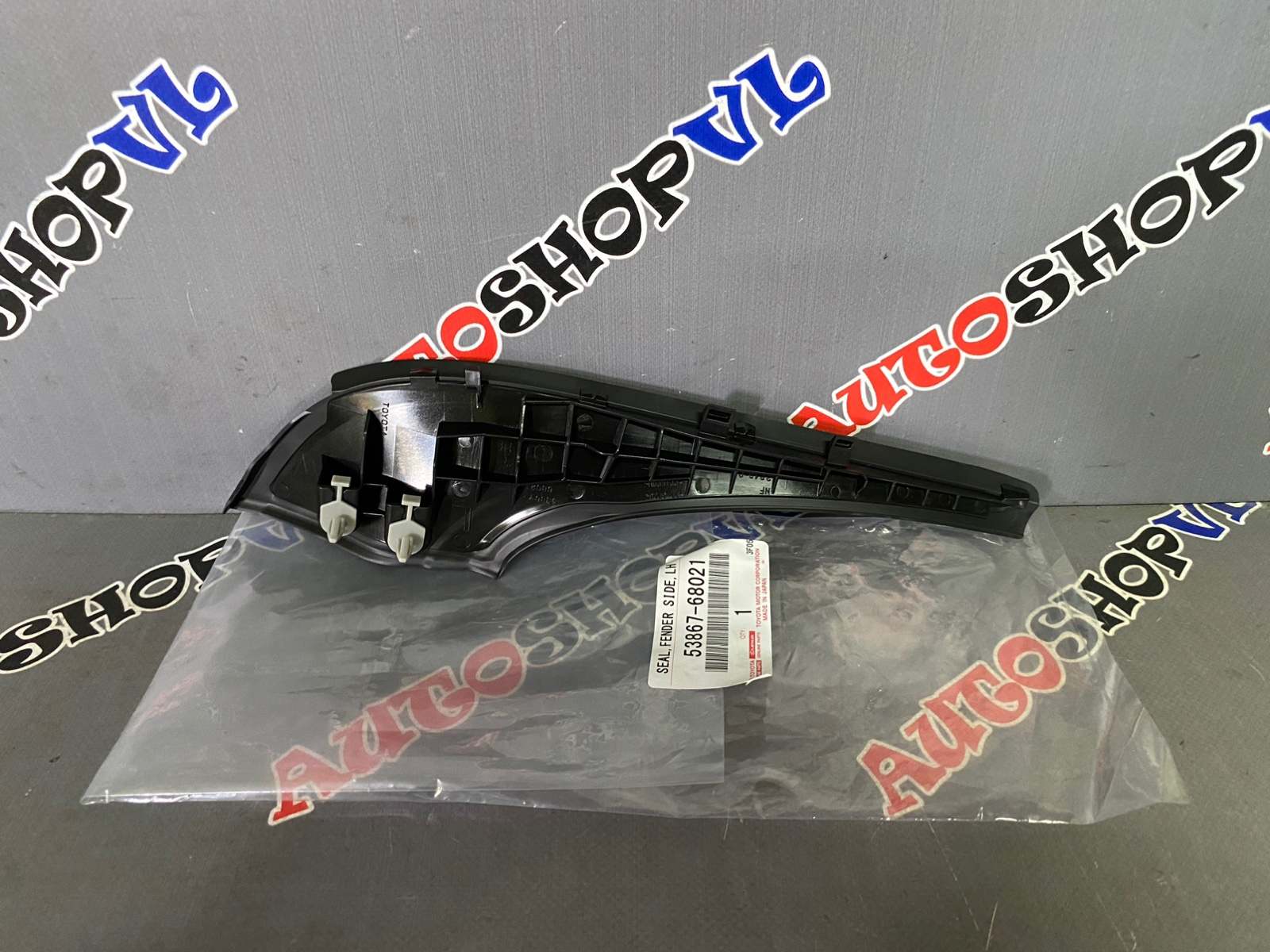 Уголок решетки, жабо под дворники левый TOYOTA 53867-68021 / 5386768021 — изображение 2