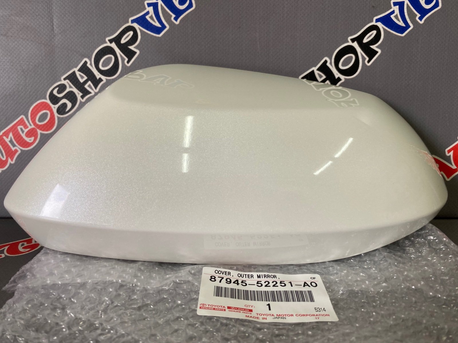 Крышка на зеркало левая TOYOTA 87945-52251-A0 / 8794552251A0
