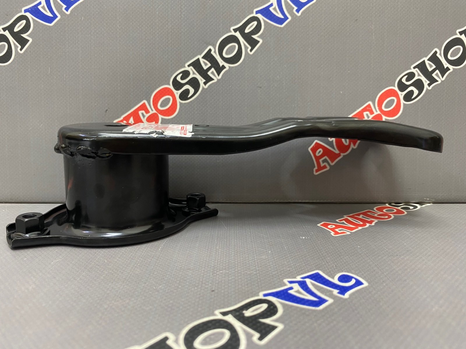 Крепление балки подвески заднее левое TOYOTA 52204-53020 / 5220453020 — изображение 2