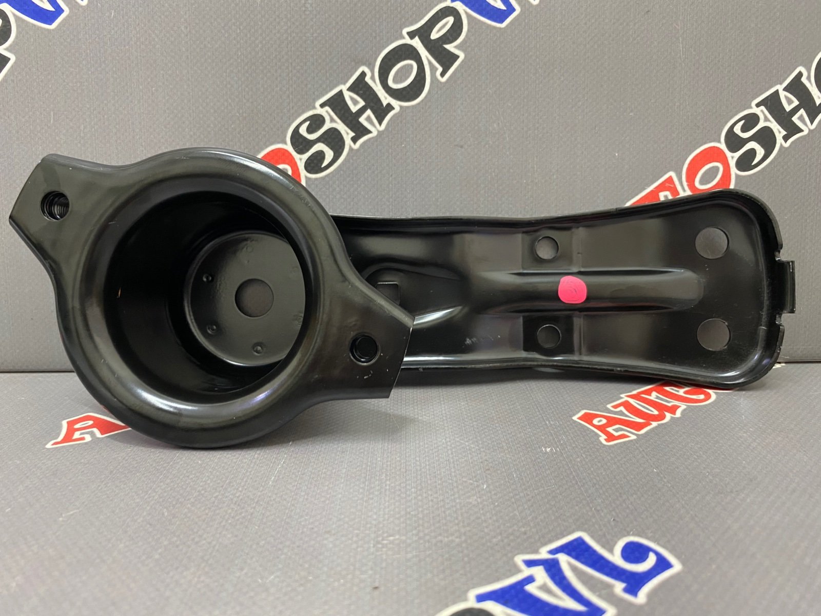 Крепление балки подвески заднее левое TOYOTA 52204-53020 / 5220453020 — изображение 3